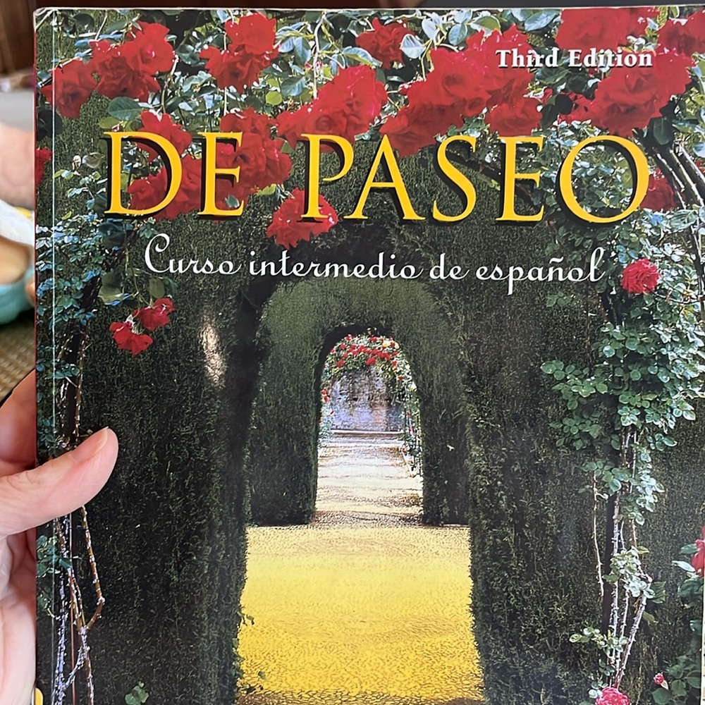 De Paeso Spanish course book. 3rd edition